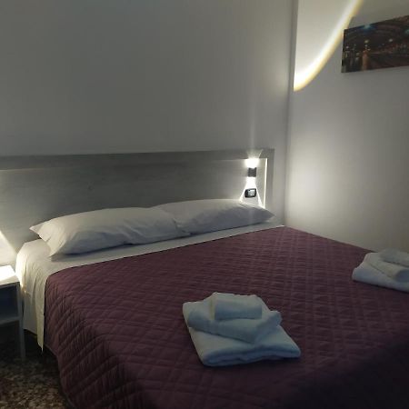 Hotel Madonna Del Pino Червія Екстер'єр фото
