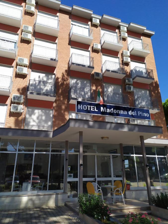 Hotel Madonna Del Pino Червія Екстер'єр фото