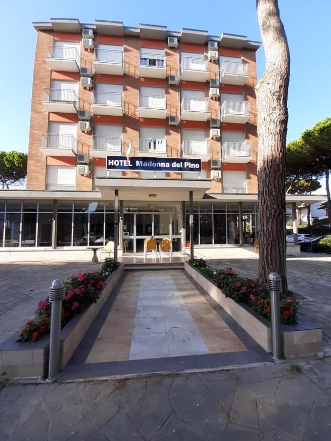 Hotel Madonna Del Pino Червія Екстер'єр фото