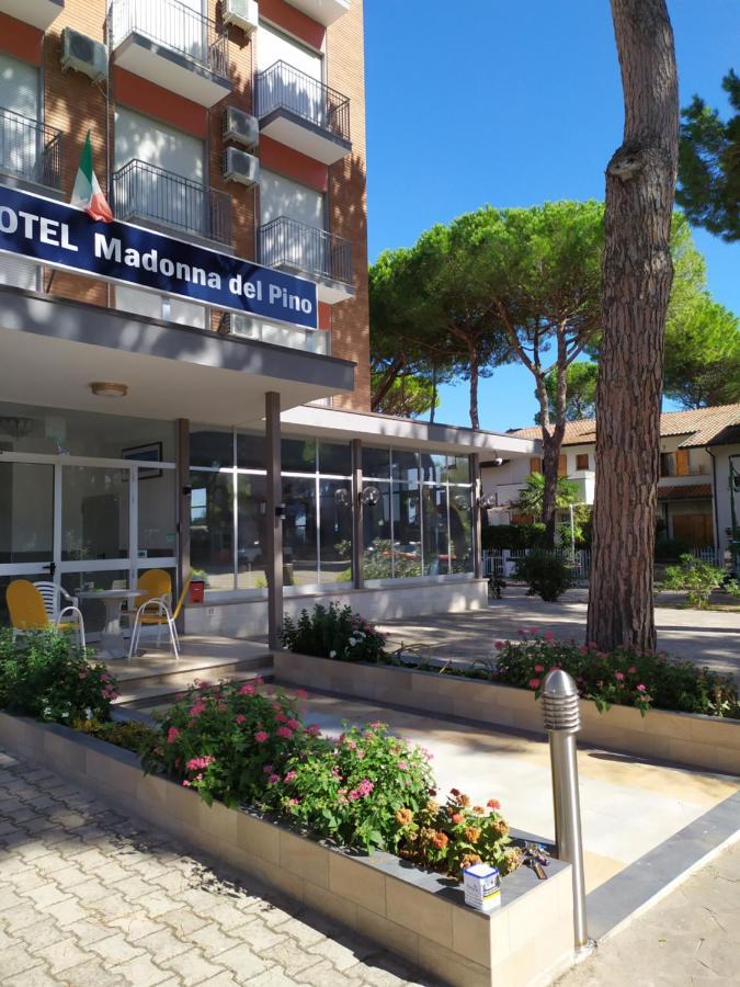 Hotel Madonna Del Pino Червія Екстер'єр фото
