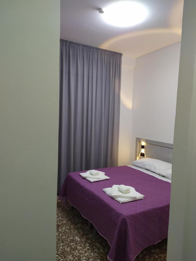 Hotel Madonna Del Pino Червія Екстер'єр фото