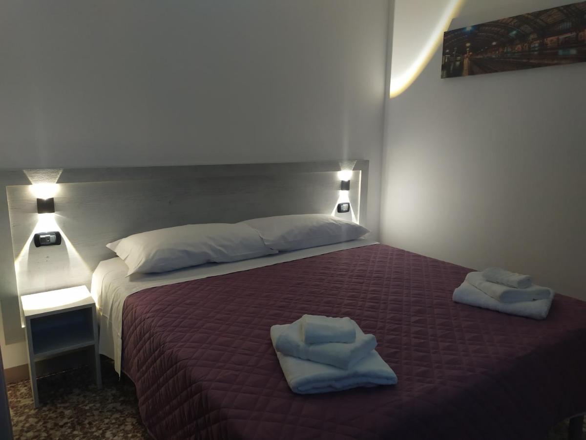 Hotel Madonna Del Pino Червія Екстер'єр фото